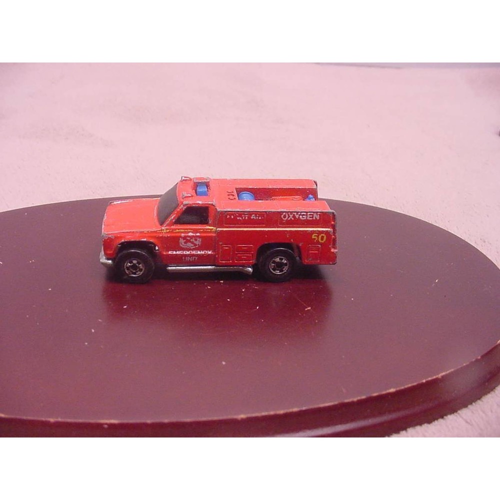 Hot Wheels Vintage EMERGENCY UNIT Firstt Aid Oxygen Truck - 1:64 Scale - 1974